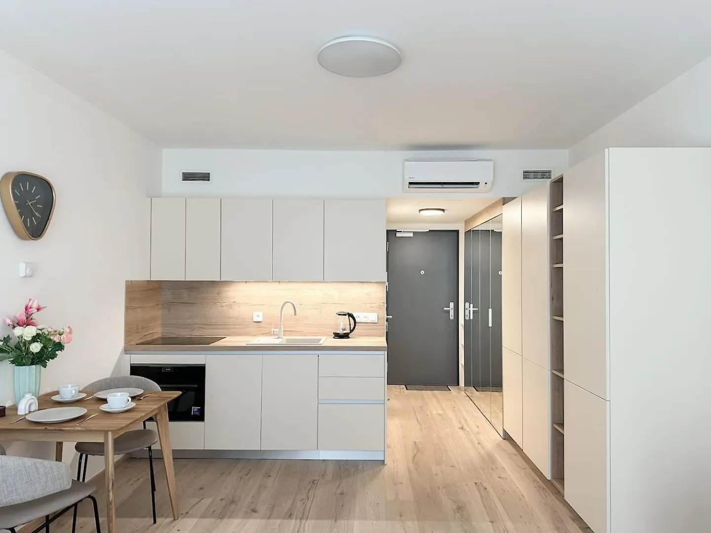 Real Living By Refa Karlin 406 Apartment Prague