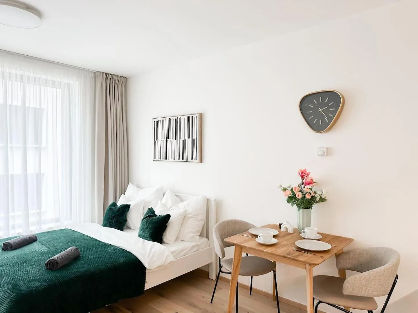 Real Living By Refa Karlin 406 location
